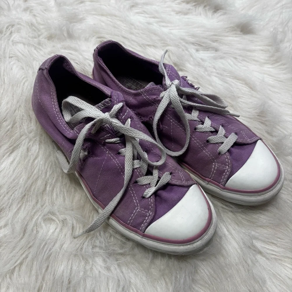 Converse “One-Star” Low Top Purple Sneakers size 8.5 Women’s